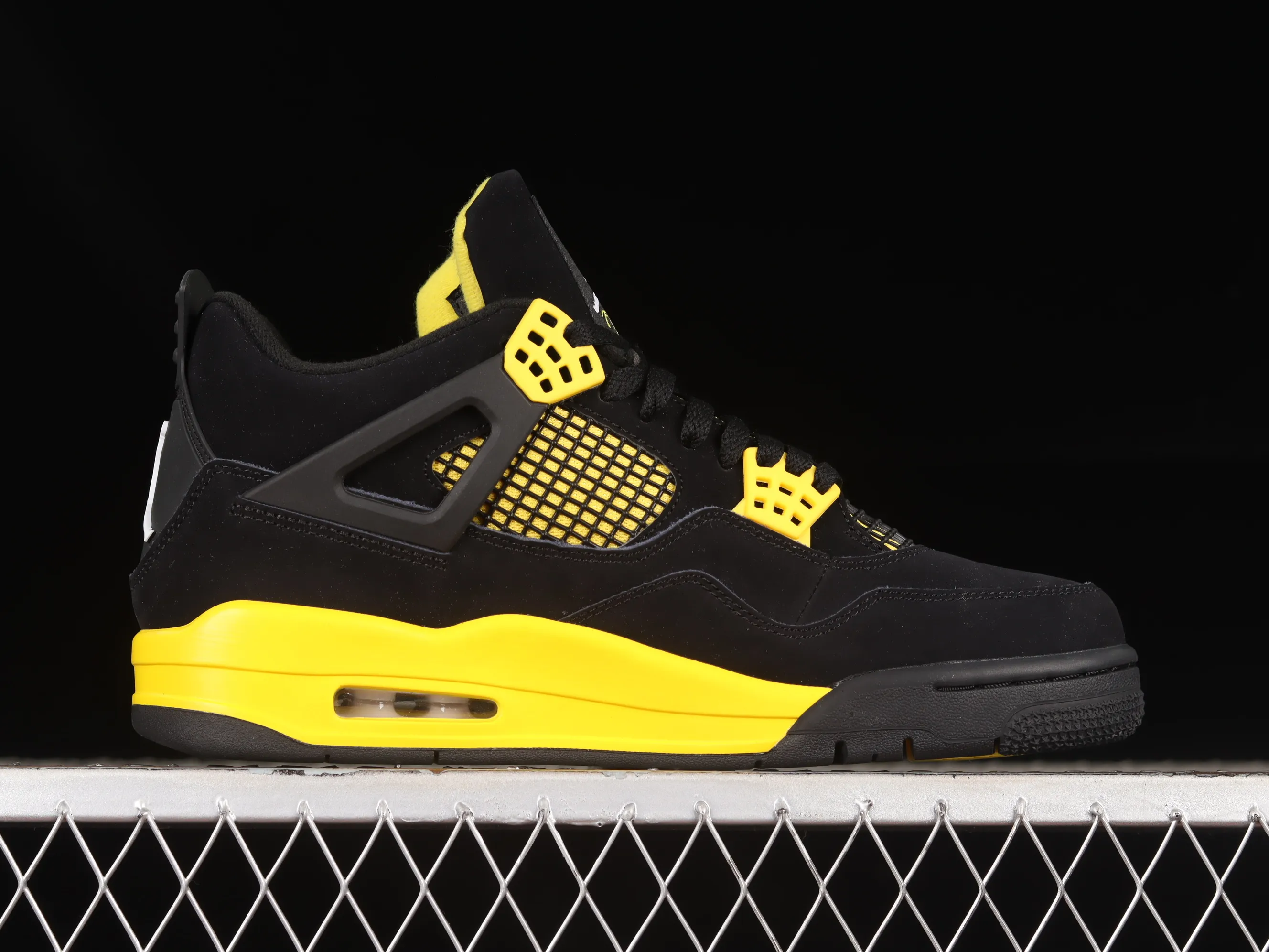 All categories Air Jordan Jordan series basketball shoes Air Jordan 4 LW version Air Jordan 4 "Thunder" AJ4 Joe 4 Thunder replica basketball shoes DH6927-017